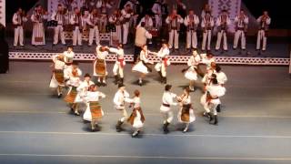 Romanian traditional dance (Hora din Moldova)